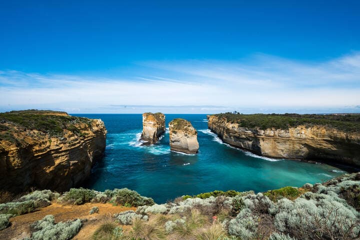 Tom and Eva Look out in Great Ocean Road